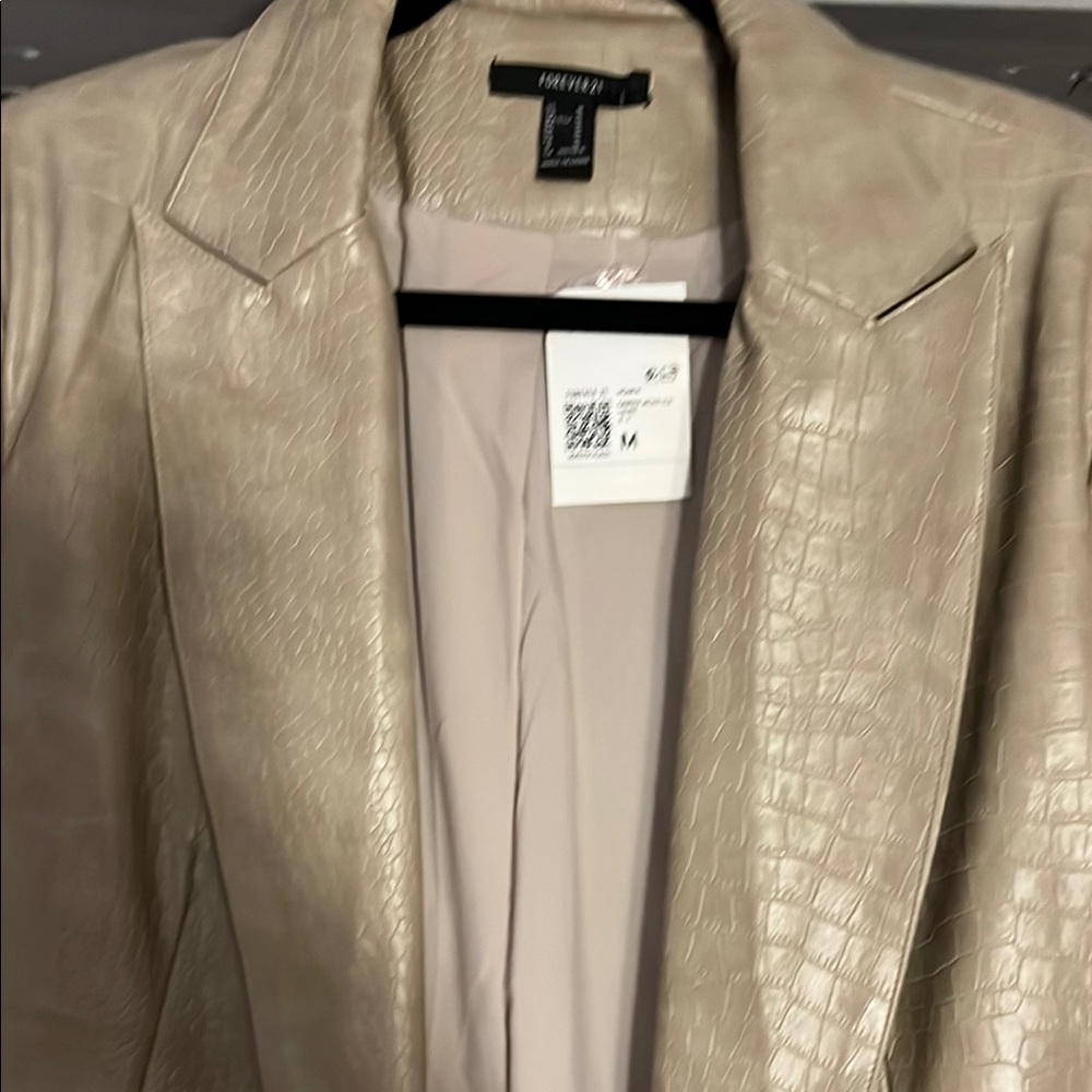 Forever 21 Cream Blazer Sleek Modern Design